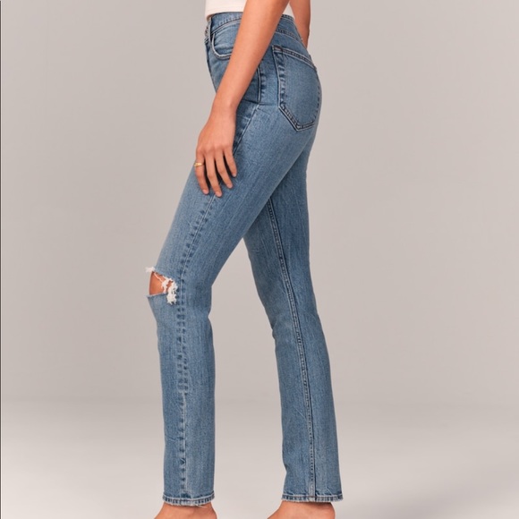 NWT❗️A&F Curve Love Ultra High Rise 90’s Straight Jeans - Picture 4 of 7